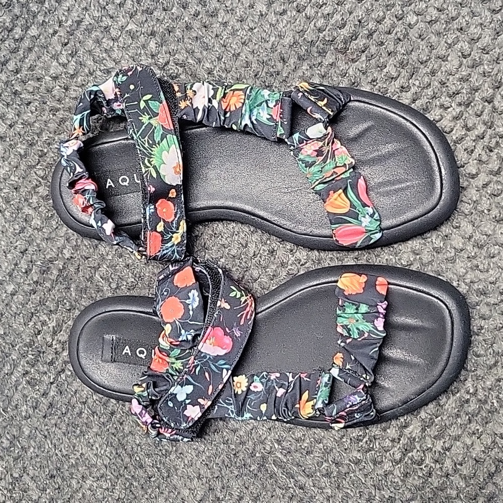 Aqua size 7 sandal new multicolor floral